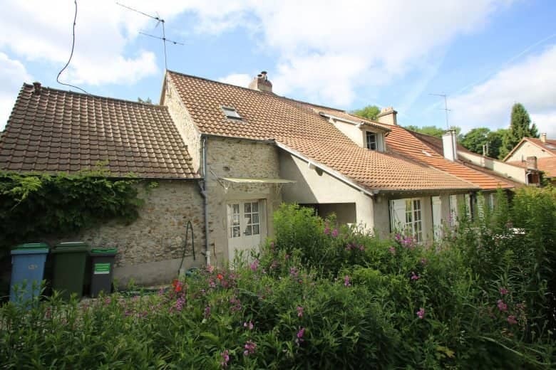 Photos du bien : Les Mesnuls – Maison ancienne à rafraichir