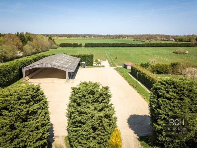Photos du bien : 3 minutes de Montfort-l’Amaury – Propriété équestre sur 6 hectares de terrain
