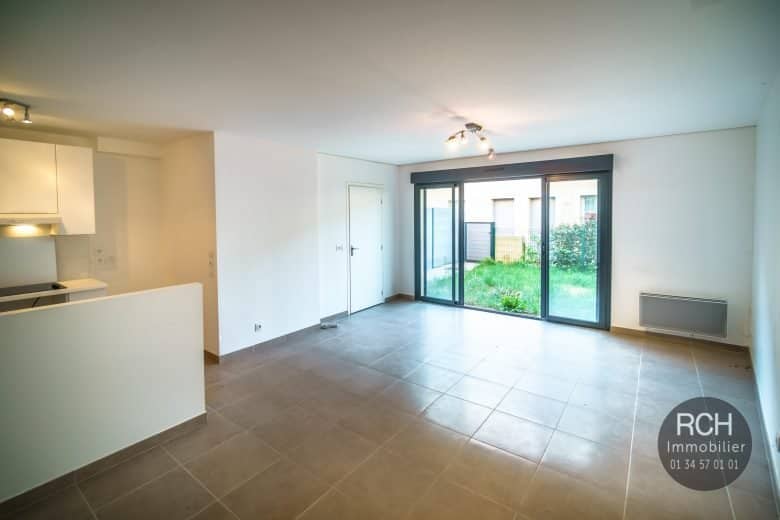 Photos du bien : Plein centre de Houdan – Petite maison de ville avec jardinet
