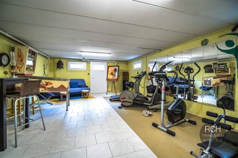 Photos du bien : Hameau de Jouars-Pontchartrain – Belle propriété sur un parc d’environ 9000 m2 avec piscine.