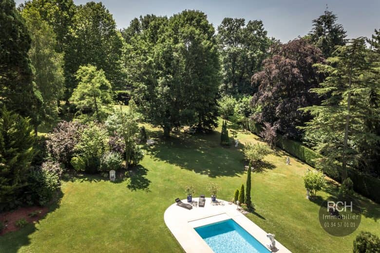 Photos du bien : Hameau de Jouars-Pontchartrain – Belle propriété sur un parc d’environ 9000 m2 avec piscine.