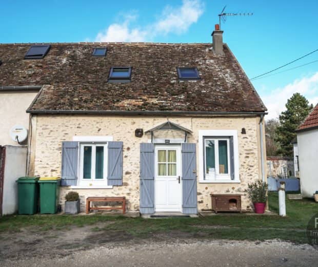 Photos du bien : Exclusivité – Garancières – Charmante maison ancienne en parfait état avec jardin