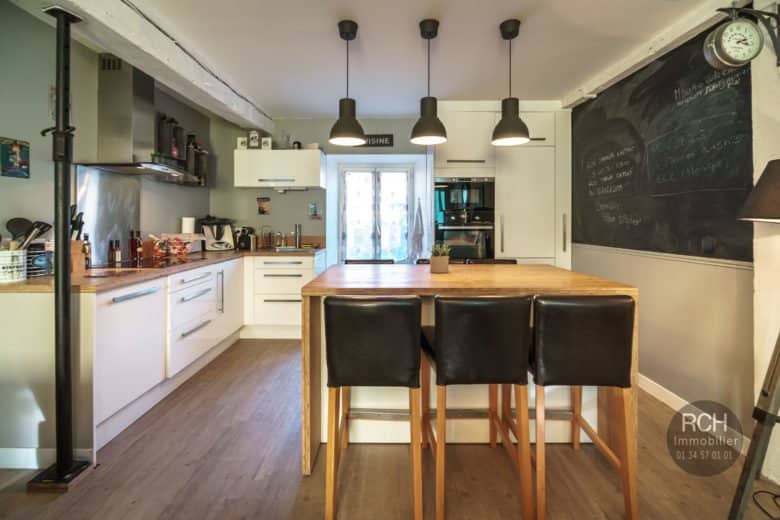 Photos du bien : Exclusivité – Garancières – Charmante maison ancienne en parfait état avec jardin