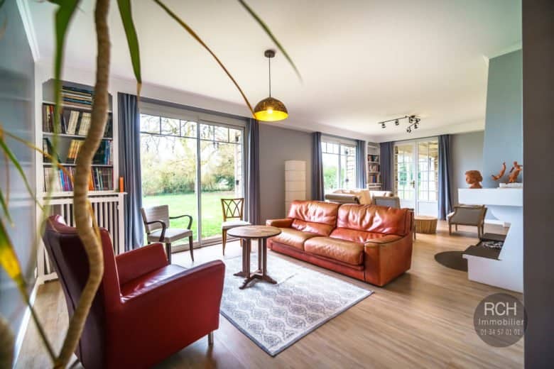 Photos du bien : Orgerus – Charmante maison aux grands volumes