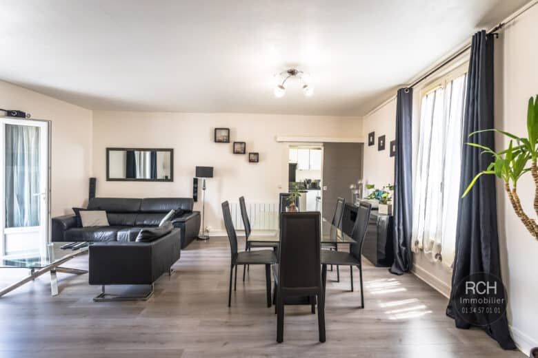 Photos du bien : Houdan centre – Très beau duplex en plein coeur de ville avec terrasse