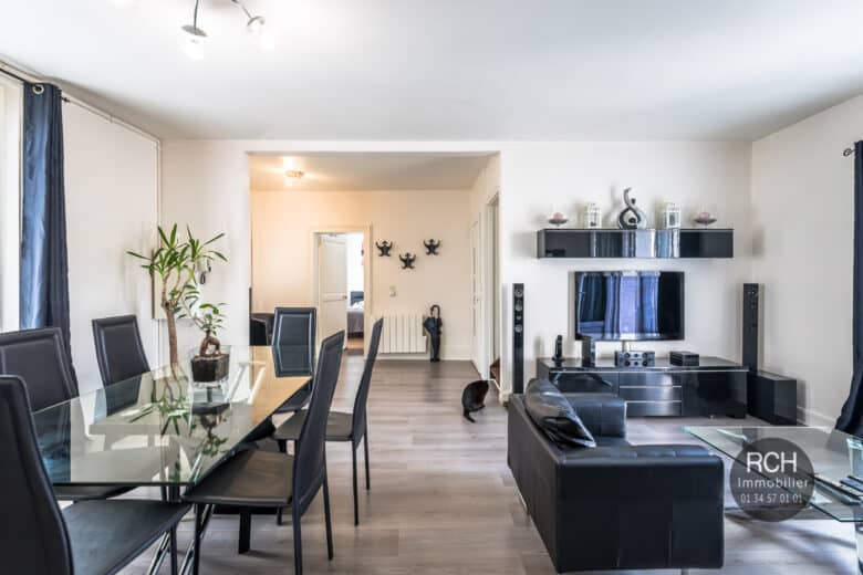 Photos du bien : Houdan centre – Très beau duplex en plein coeur de ville avec terrasse