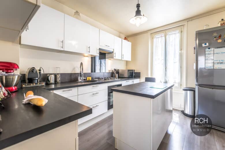 Photos du bien : Houdan centre – Très beau duplex en plein coeur de ville avec terrasse