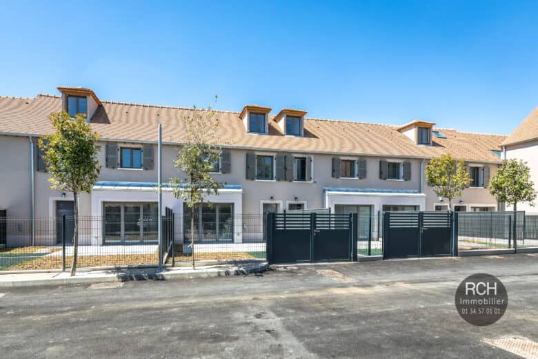 Photos du bien : EXCLUSIVITÉ – Maisons de ville 3 pièces avec jardin à partir de 195 000 € – Houdan centre