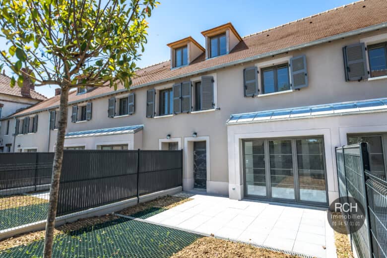 Photos du bien : EXCLUSIVITÉ – Maisons de ville 3 pièces avec jardin à partir de 195 000 € – Houdan centre