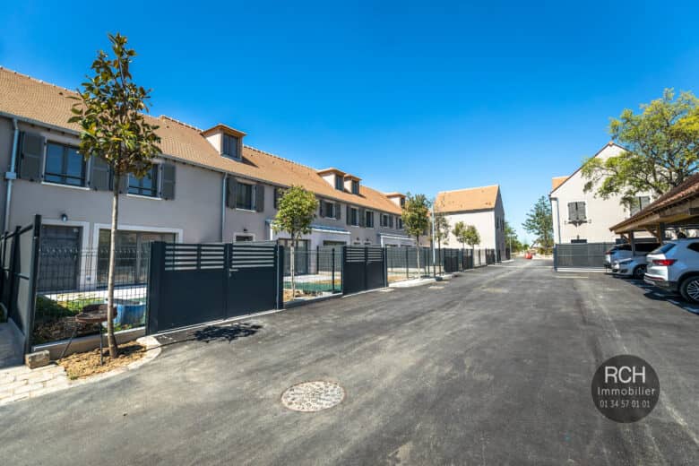 Photos du bien : EXCLUSIVITÉ – Maisons de ville 3 pièces avec jardin à partir de 195 000 € – Houdan centre