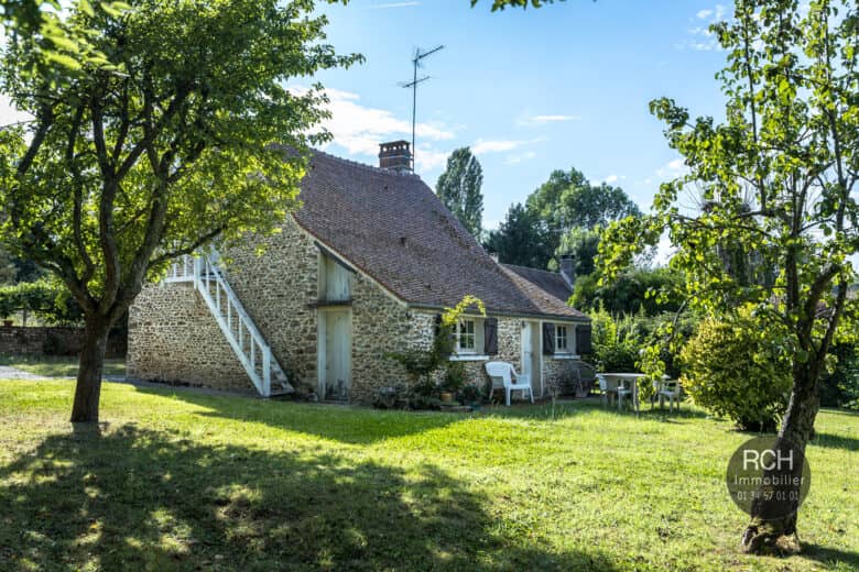 Photos du bien : EXCLUSIVITE – Les Mesnuls / La Millière – Charmante maison ancienne dans environnement privilégié