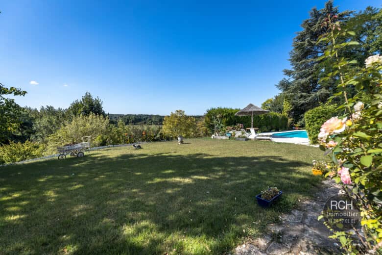 Photos du bien : Coulombs – Jolie maison avec magnifique vue dégagée