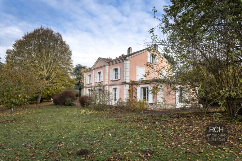 Photos du bien : Bazoches-sur-Guyonne – Belle propriété ancienne