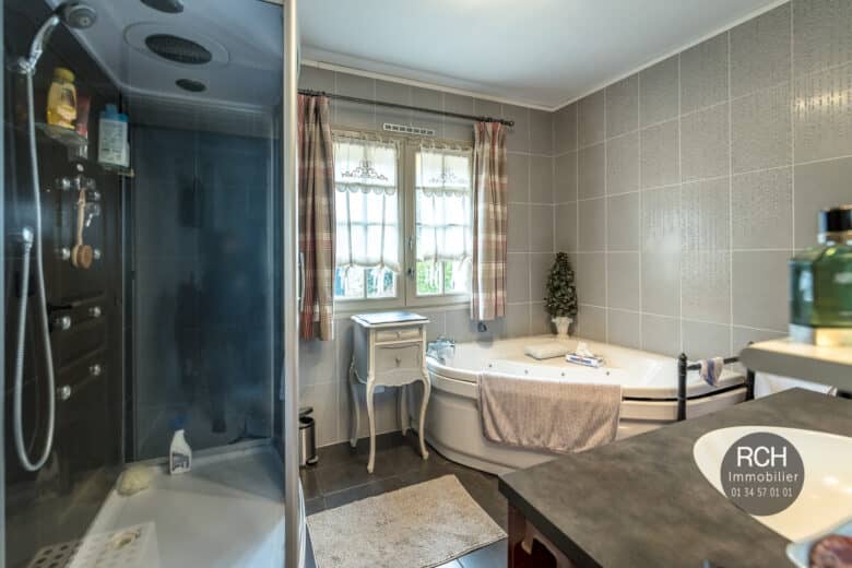 Photos du bien : Gambais – Charmante maison avec piscine chauffée