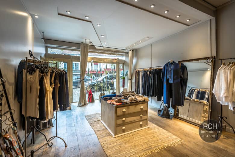 Photos du bien : Plein centre de Montfort-l’Amaury – Cession de fonds de commerce