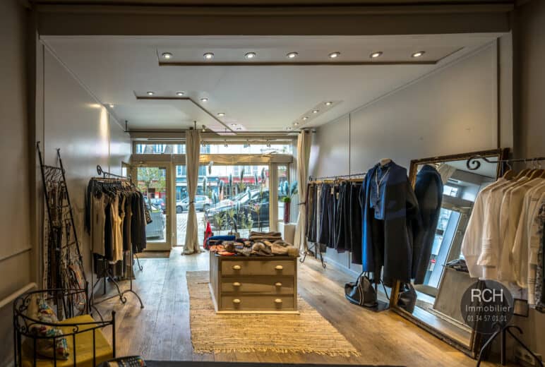 Photos du bien : Plein centre de Montfort-l’Amaury – Cession de fonds de commerce