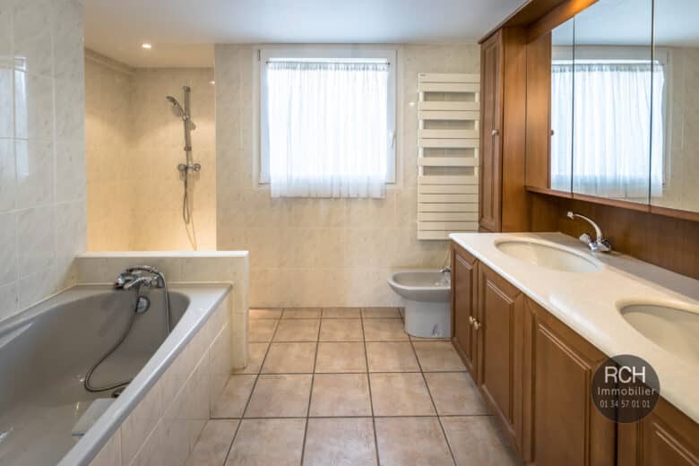 Photos du bien : Boutigny-Prouais – Grande maison d’architecte