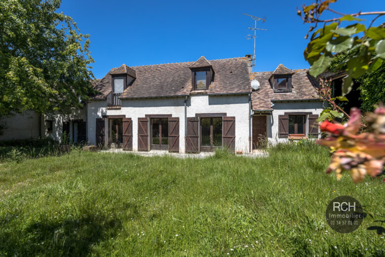 Photos du bien : Bazainville – Charmant corps de ferme avec granges