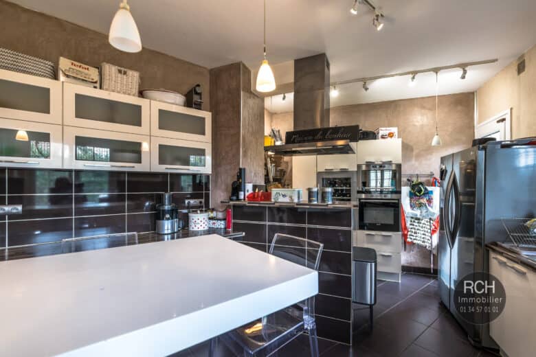 Photos du bien : Saint-Rémy-L’Honoré – Demeure de caractère entièrement rénovée