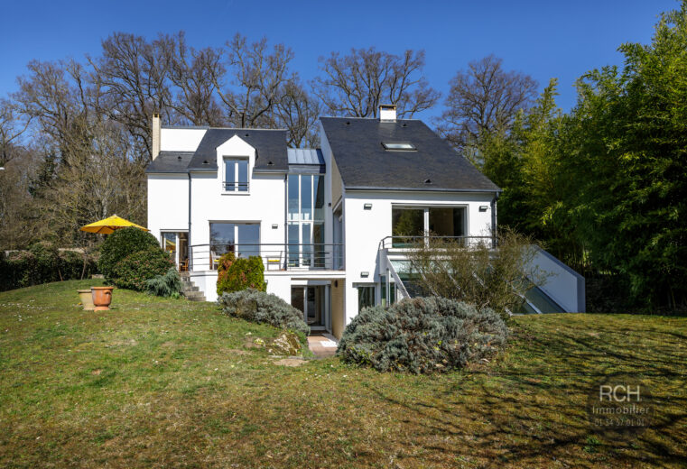 Photos du bien : Neauphle-Le-Chateau – Très belle maison d’architecte en parfait état