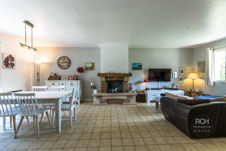 Photos du bien : Condé-sur-Vesgre – Jolie maison dans un bel environnement