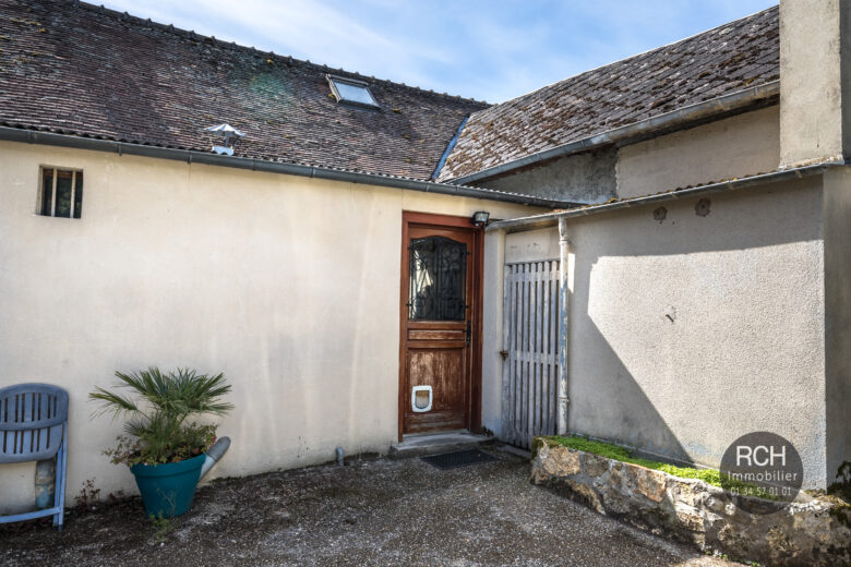 Photos du bien : Gambais – Charmante maisonnette en plein coeur du village