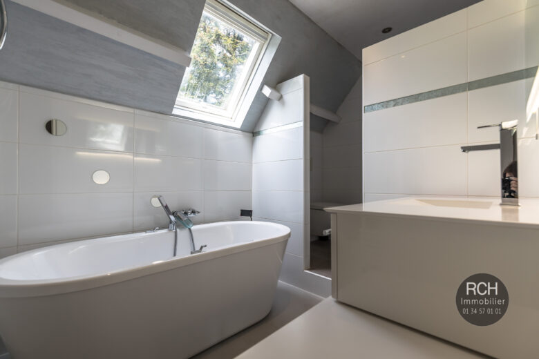 Photos du bien : Exclusivité – Gambais – Très jolie maison en parfait état et en plein centre ville