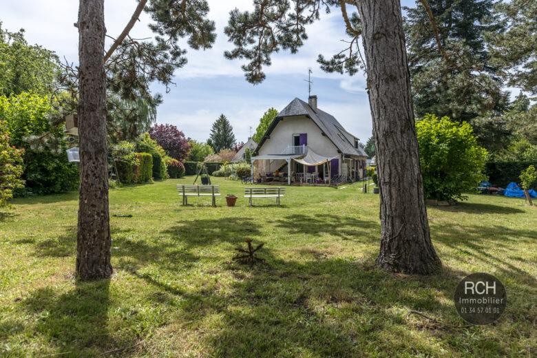 Photos du bien : Exclusivité – Gambais – Très jolie maison en parfait état et en plein centre ville
