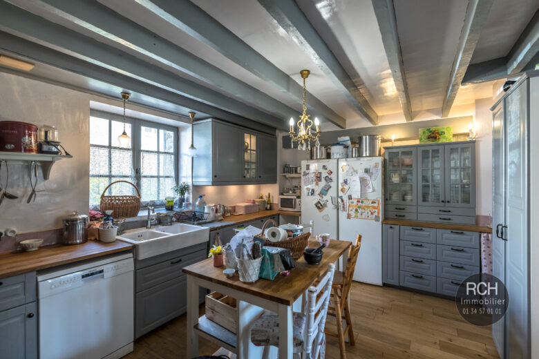 Photos du bien : Les Mesnuls – Charmante maison ancienne décorée avec goût