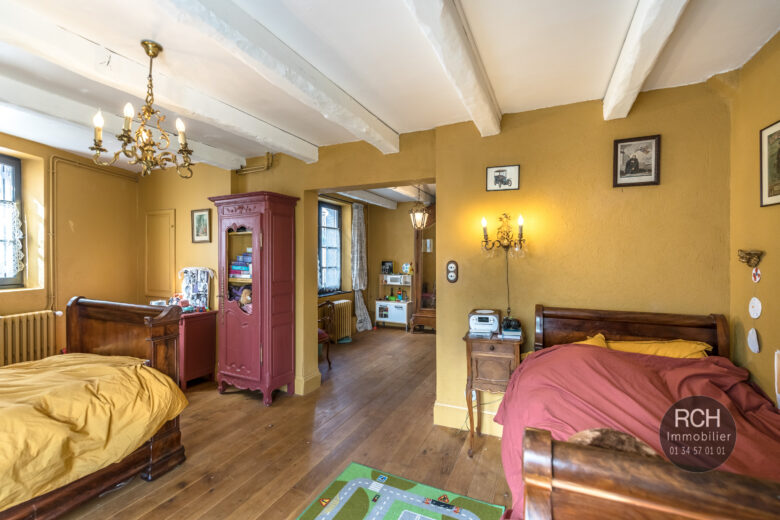 Photos du bien : Les Mesnuls – Charmante maison ancienne décorée avec goût