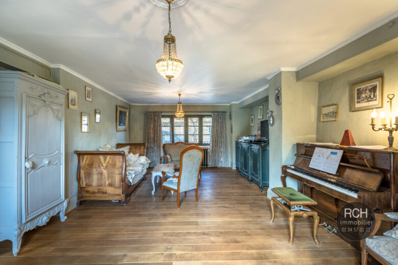 Photos du bien : Les Mesnuls – Charmante maison ancienne décorée avec goût