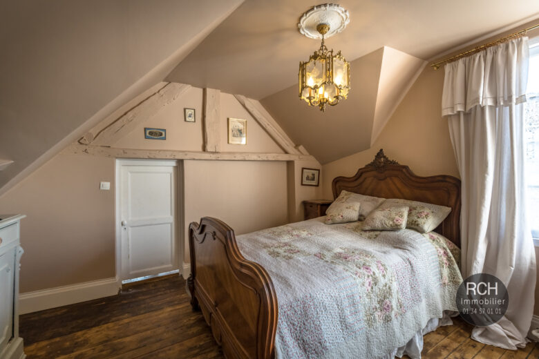 Photos du bien : Les Mesnuls – Charmante maison ancienne décorée avec goût