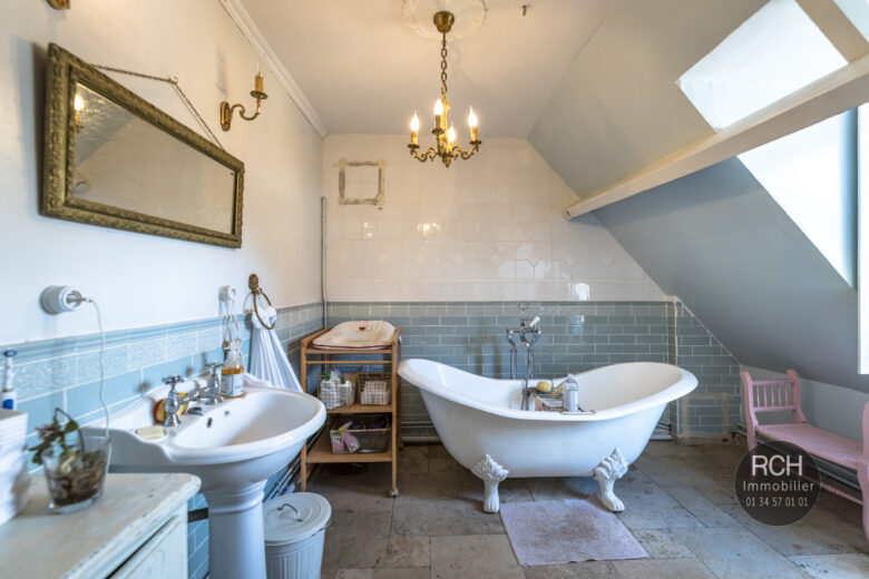 Photos du bien : Les Mesnuls – Charmante maison ancienne décorée avec goût