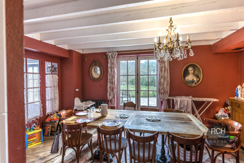Photos du bien : Les Mesnuls – Charmante maison ancienne décorée avec goût