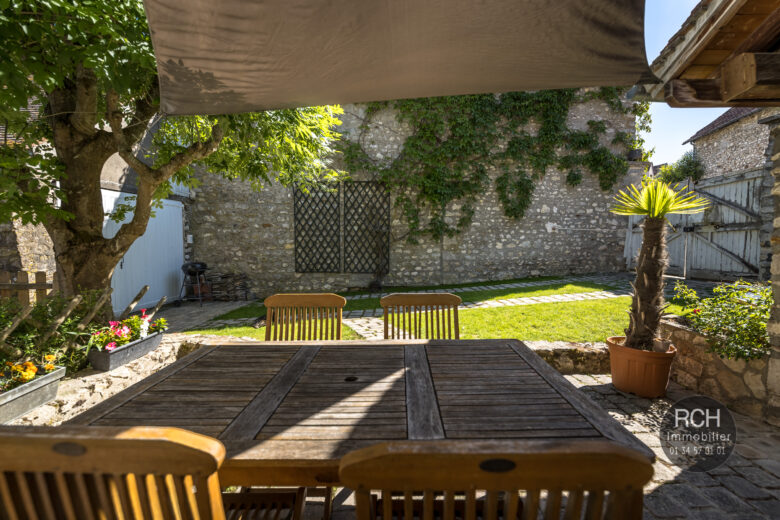 Photos du bien : Exclusivité – Montchauvet – Charmante maison ancienne entièrement restaurée avec goût