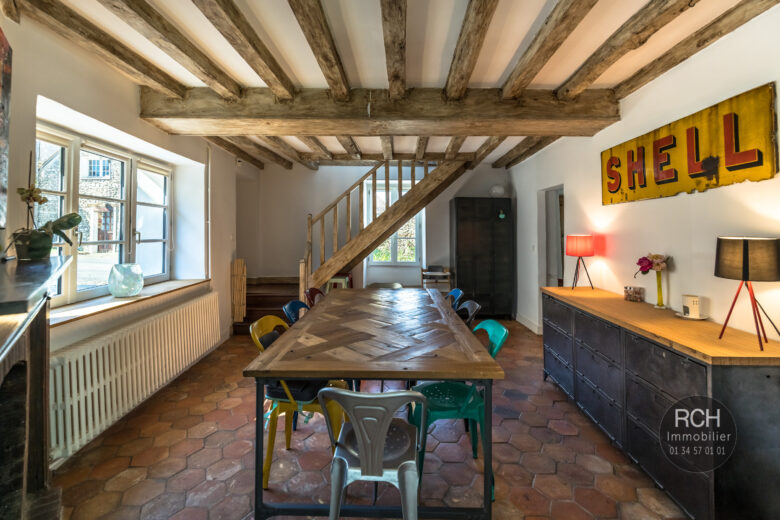 Photos du bien : Exclusivité – Montchauvet – Charmante maison ancienne entièrement restaurée avec goût