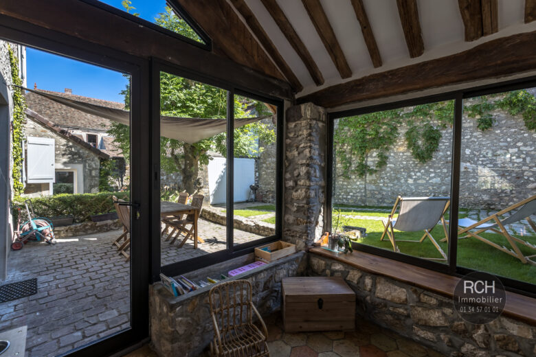 Photos du bien : Exclusivité – Montchauvet – Charmante maison ancienne entièrement restaurée avec goût