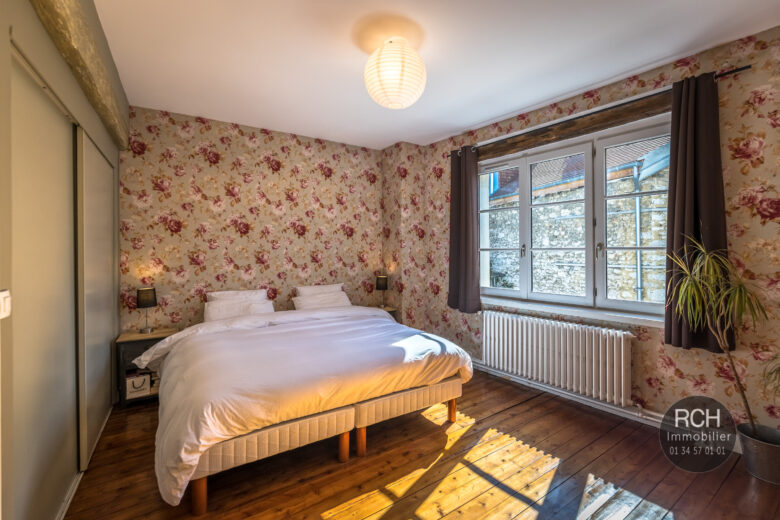 Photos du bien : Exclusivité – Montchauvet – Charmante maison ancienne entièrement restaurée avec goût