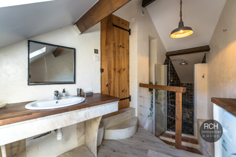 Photos du bien : Exclusivité – Montchauvet – Charmante maison ancienne entièrement restaurée avec goût