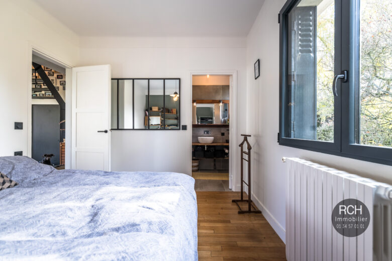 Photos du bien : EXCLUSIVITE – Montfort L’Amaury – Charmante maison entièrement restaurée avec commerces et écoles à pieds