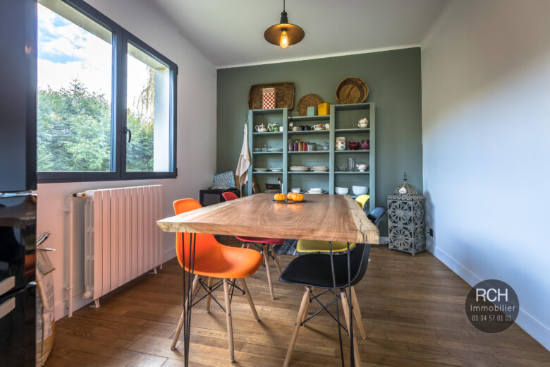 Photos du bien : EXCLUSIVITE – Montfort L’Amaury – Charmante maison entièrement restaurée avec commerces et écoles à pieds