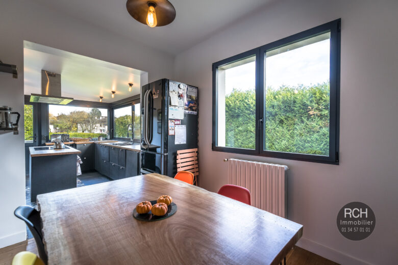Photos du bien : EXCLUSIVITE – Montfort L’Amaury – Charmante maison entièrement restaurée avec commerces et écoles à pieds