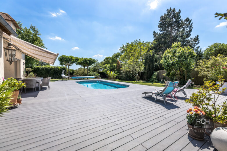 Photos du bien : Gressey – Charmante maison avec piscine
