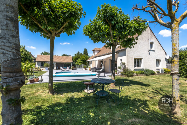 Photos du bien : Gressey – Charmante maison avec piscine