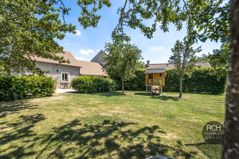Photos du bien : Gressey – Charmante maison avec piscine