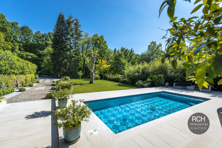 Photos du bien : Saint-Remy-L’Honoré – Superbe maison d’architecte avec piscine