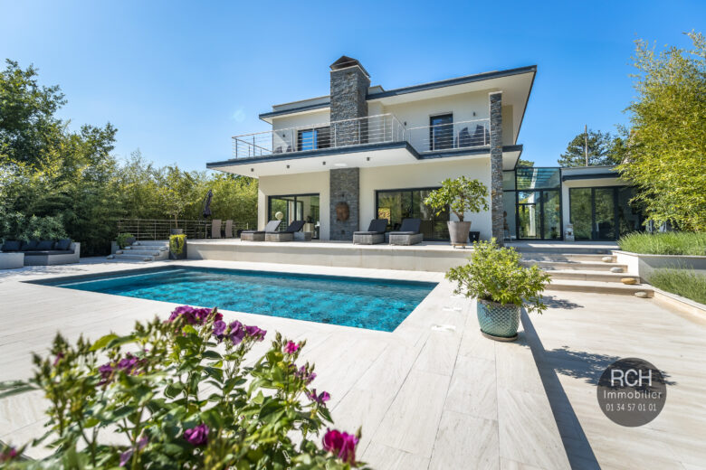 Photos du bien : Saint-Rémy-l’Honoré – Superbe maison d’architecte avec piscine