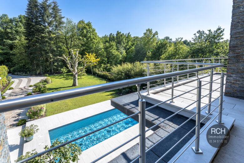 Photos du bien : Saint-Remy-L’Honoré – Superbe maison d’architecte avec piscine