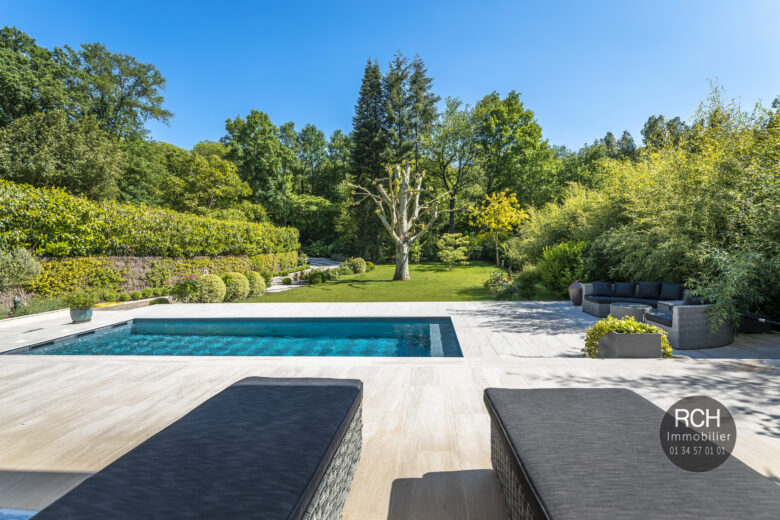 Photos du bien : Saint-Remy-L’Honoré – Superbe maison d’architecte avec piscine