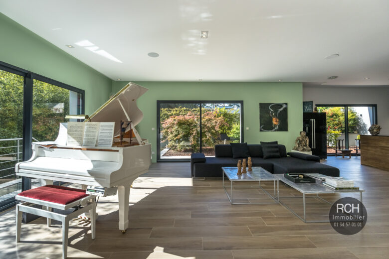 Photos du bien : Saint-Remy-L’Honoré – Superbe maison d’architecte avec piscine